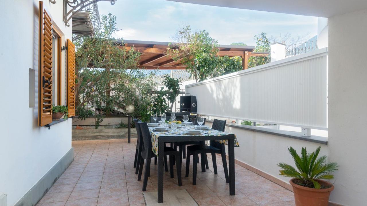 Oasi In Centro - Cala Gonone Appartement Buitenkant foto
